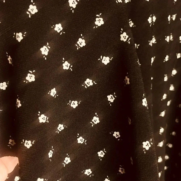 White House | Black Market Floral Tiered Ruffle Midi Dress - Picture 6 of 11